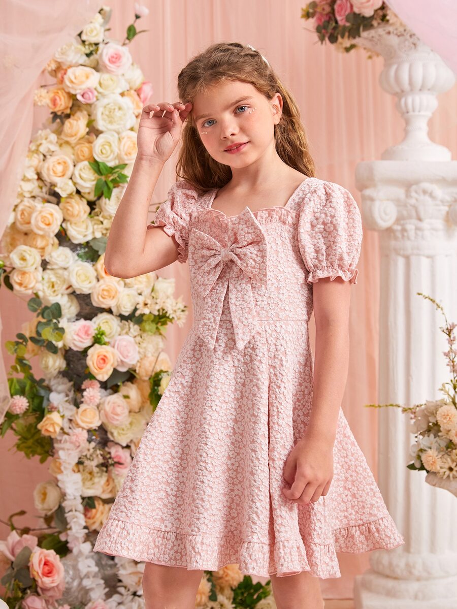 SHEIN 女孩花卉圖案提花前蝴蝶結泡泡袖荷葉邊連衣裙 - 淺粉色 - 查看 1