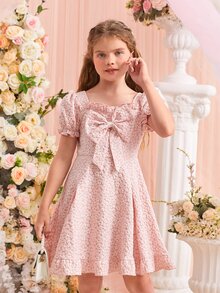 SHEIN 女孩花卉圖案提花前蝴蝶結泡泡袖荷葉邊連衣裙 - 淺粉色 - 查看 5