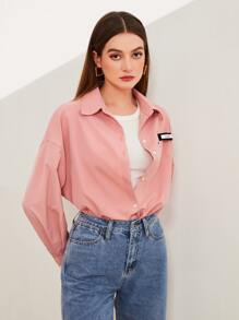 Mulvari Áo sơ mi nữ Đắp vá Nút phía trước Lá thư Giải trí - Màu Hồng  San hô - Xem 2