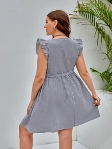 SHEIN VCAY Đầm Plus Size Thắt lưng Xù Nút phía trước Sọc Giải trí - Xanh và trắng - Xem 2