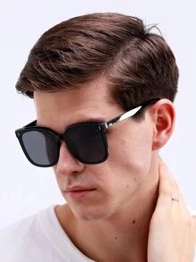 1 Pair Unisex Black Fashion Sunglasses, Large Frame Style, Casual Korean Fashion, Street Style, Rivet Decor, Comes With Lanyard, Cleaning Cloth, Metal Hinges, Durable And Classic Retro Design, Suitable For Travel And Commuting, All Seasons, Especially Suitable For Summer Beach Vacation, Outdoor Activities And Travel. - Black - View 6