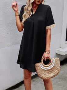 SHEIN LUNE 蕾絲拼接缺口領直筒洋裝 - 黑色 - 查看 4