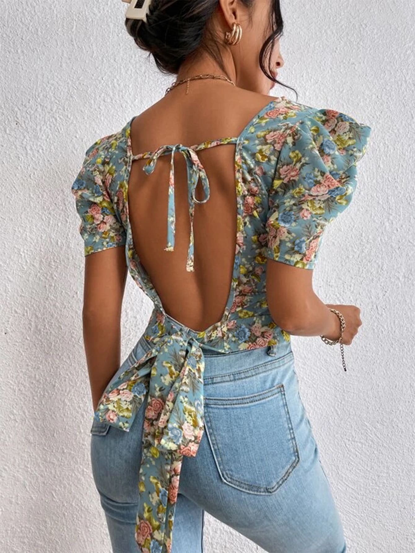 SHEIN VCAY Floral Print Puff Sleeve Backless Blouse - Multicolor - View 1