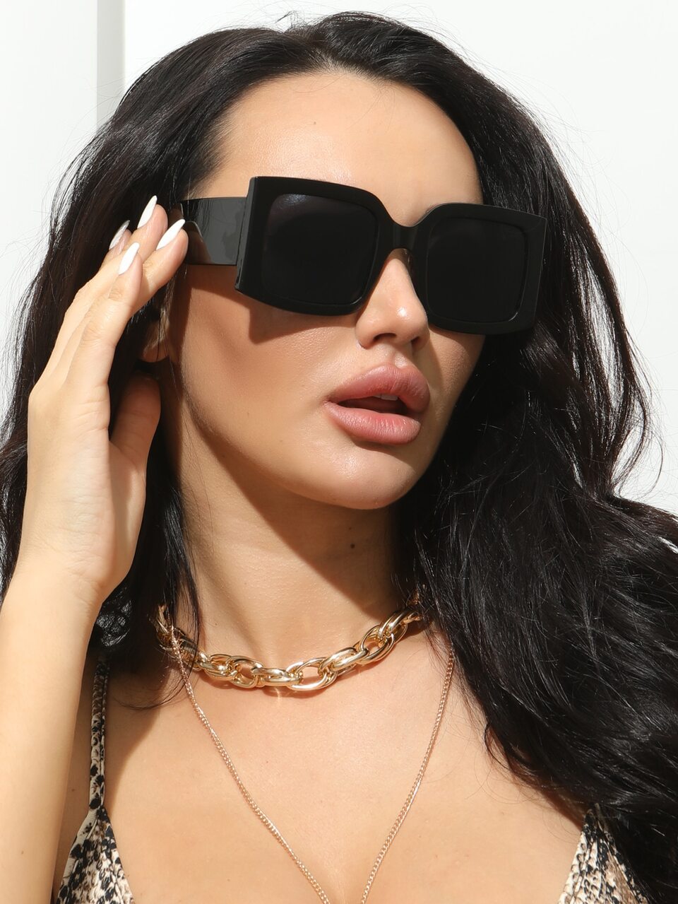 1pc Women's Classic Square Large Frame Plastic Fashion Fashion Glasses, Suitable For Daily Wear For Summer Beach Vacation,Outdoor,Travel