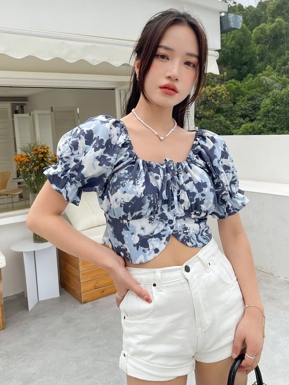 Allover Print Drawstring Front Puff Sleeve Blouse