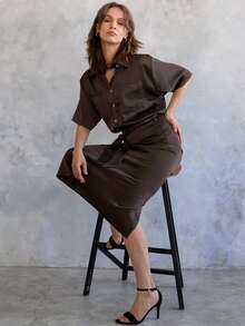 口袋貼布襯衫和腰帶半身裙