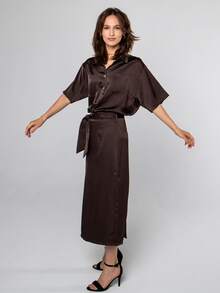 口袋貼布襯衫和腰帶半身裙