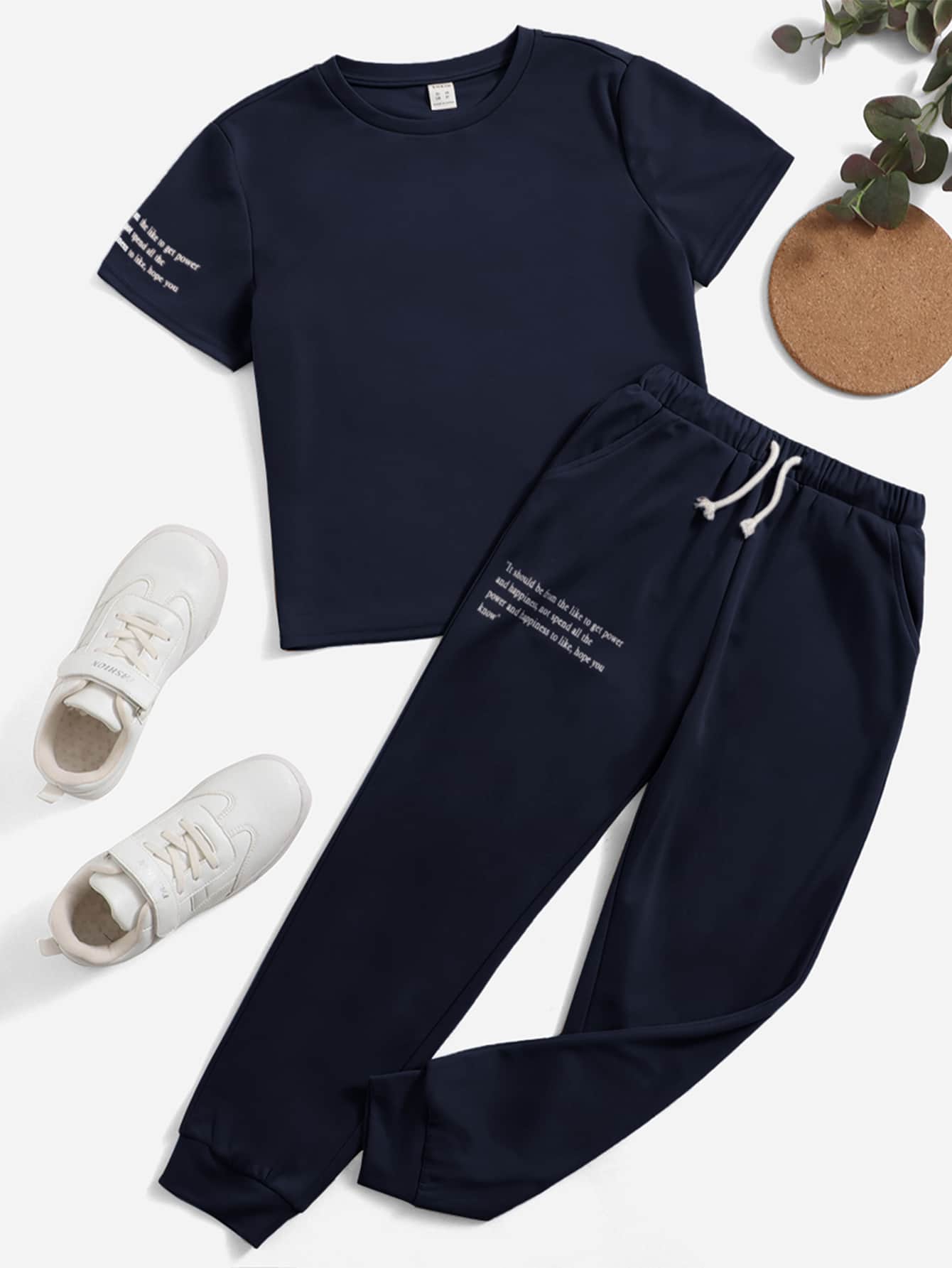 SHEIN Leap Crew เด็กผู้ชาย ชุดเสื้อยืด พิมพ์ สโลแกน & กางเกงวอร์ม - สีกรมท่า - ดู 1
