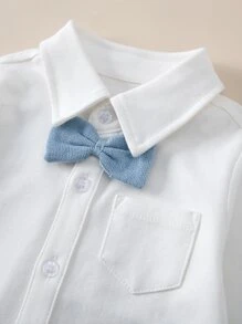 男嬰補丁貼口袋襯衫和針織背帶褲和領結