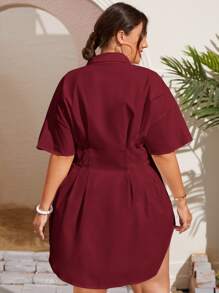 SHEIN Essnce Đầm Plus Size Nút phía trước màu trơn Giải trí - Màu Đỏ Sâu - Xem 2