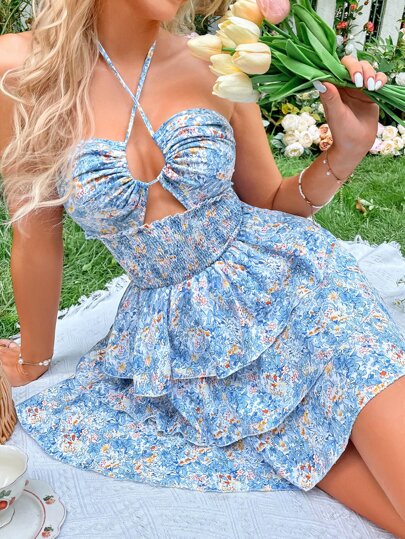 Breezaya 碎花前鏤空繞頸露背層疊下擺洋裝