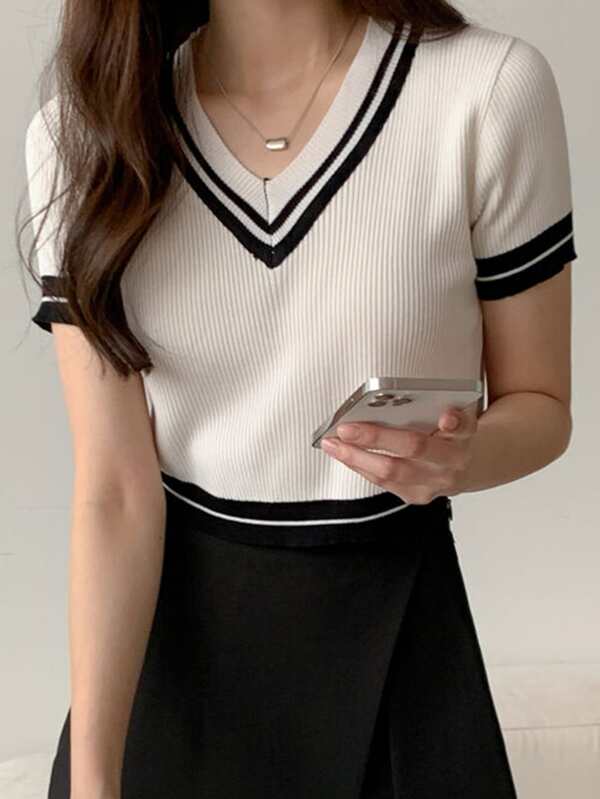 DAZY Contrast Trim Ribbed Knit Top