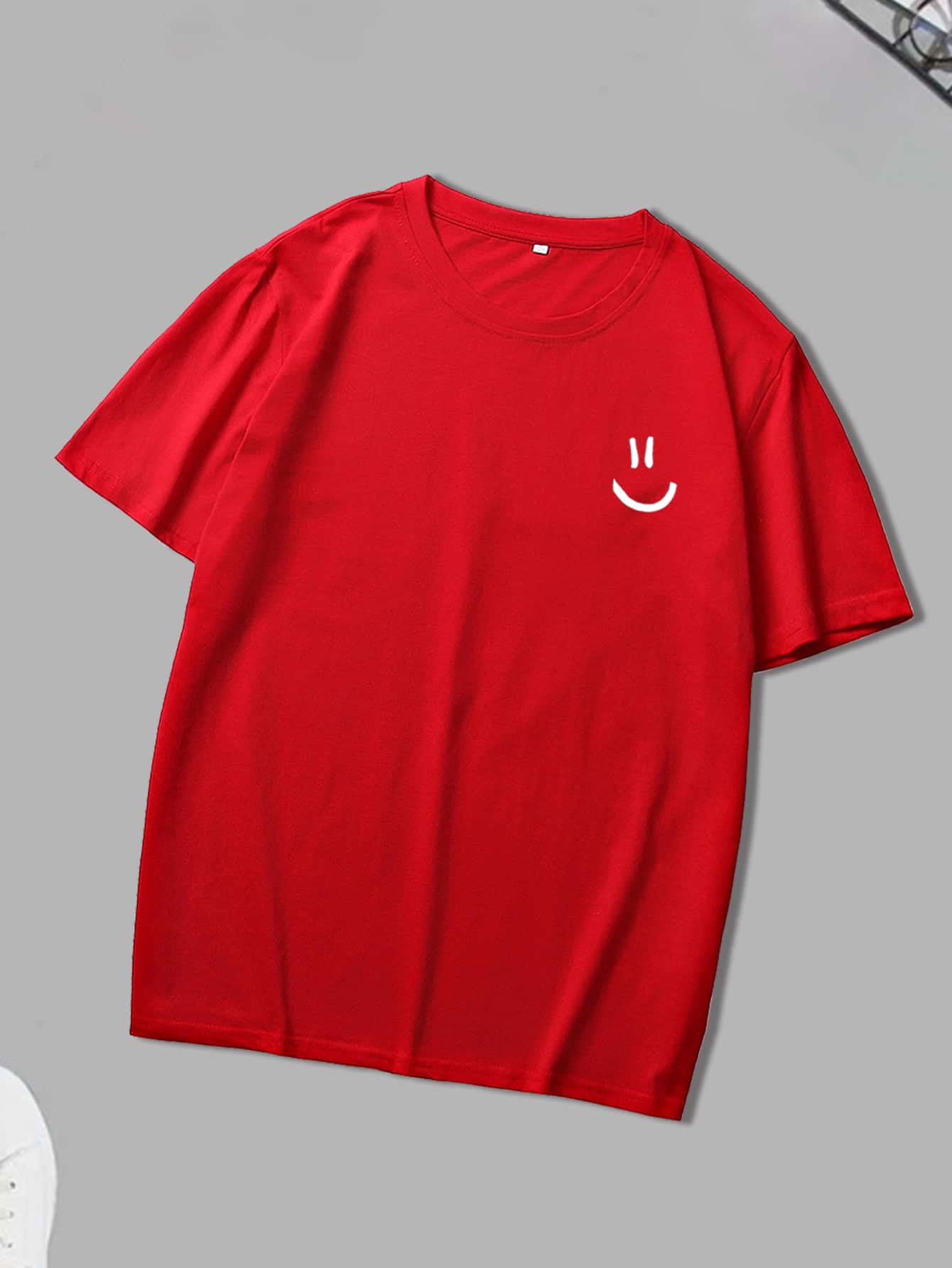 Manfinity Hypemode Men Cartoon Face Print Tee - Red - View 1