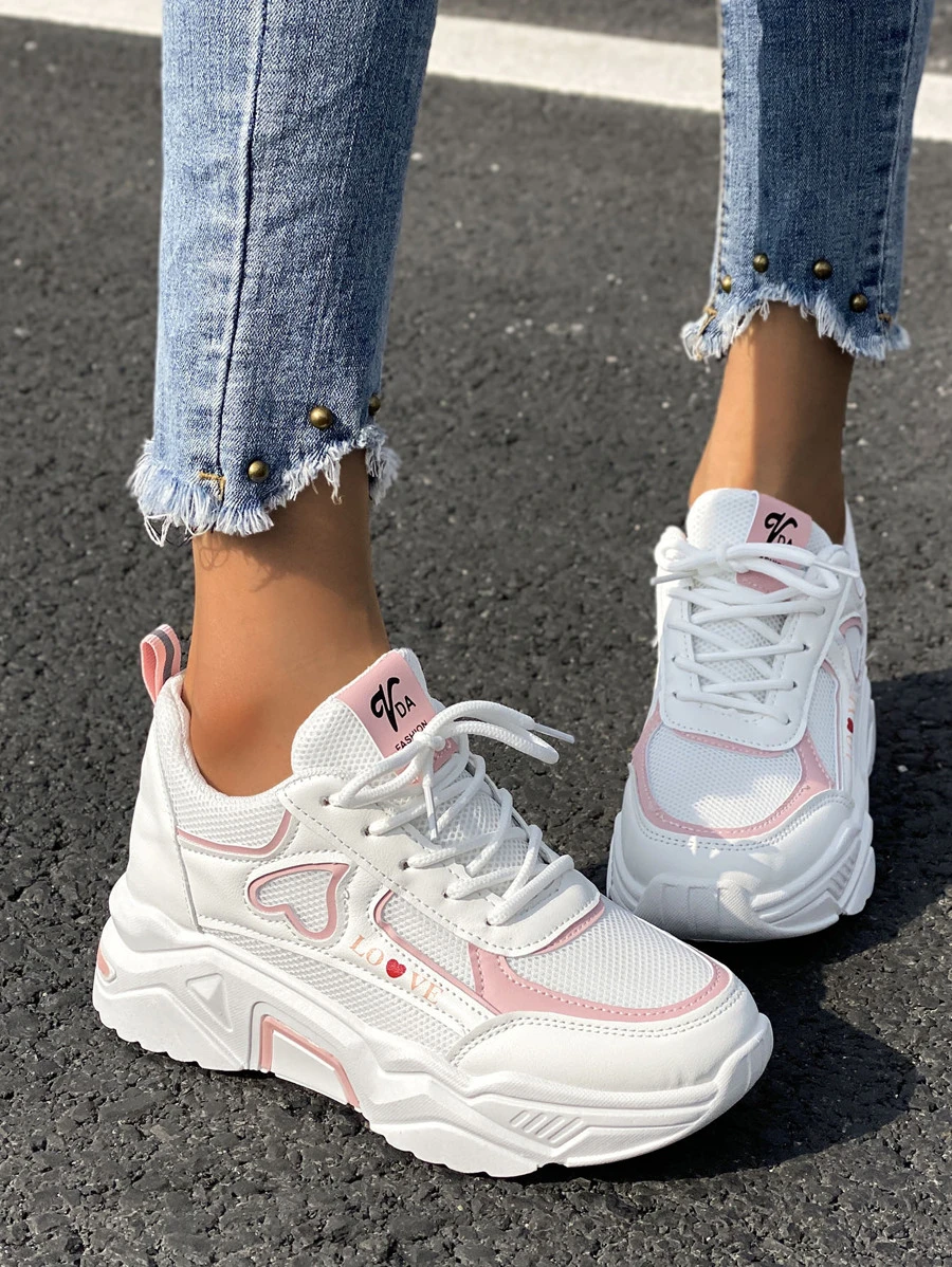Donna con grafica lettera e cuore lacci davanti Sneakers con zeppe , sportivo bianco antiscivolo traspirante Scarpe grosse