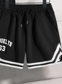 Manfinity Campus Court Men Letter Graphic Tee & Striped Trim Drawstring Waist Shorts - Black - View 4