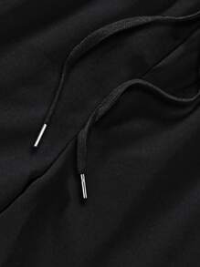 Manfinity Homme Men Solid Drawstring Waist Shorts Going Out Plain Black Casual Sweat Shorts, For Husband, Boyfriend Gifts - Black - View 3