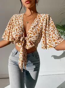Chiquease Allover Floral Print Flutter Sleeve Tie Front Crop Top - Multicolor - View 4