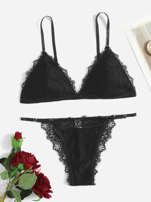 Set de lenjerie sutien și chiloți din dantelă florală