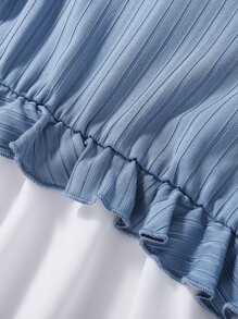 SHEIN Blusa Y Pantalones Para Niña Preadolescente Con Dobladillo De Volantes De Dos Tonos - Azul y blanco - Ver 3