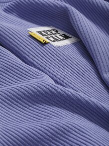 DAZY Camiseta Con Hombro Caído Y Parche Con Lema - Morado Violeta - Ver 8