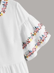 SHEIN VCAY Plus Floral Print Tie Neck Babydoll Blouse - White - View 4