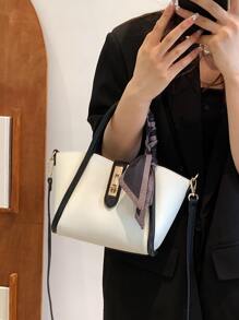 CONTAINEVERY 斜紋圍巾裝飾挎包帶內袋 - 黑與白 - 查看 5