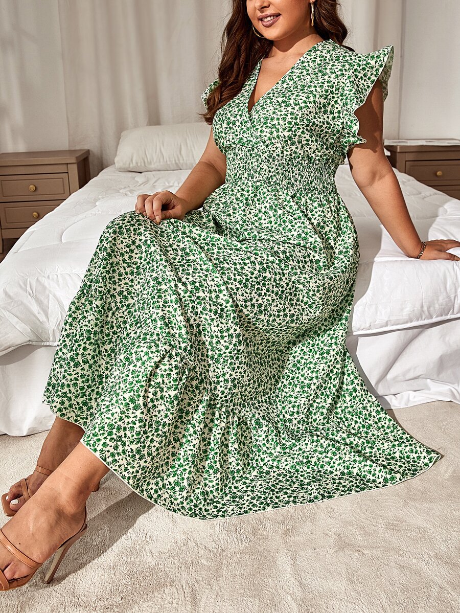 SHEIN LUNE Plus Ditsy Floral Shirred Overlap Collar Flutter Sleeve Ruffle Hem Dress - Green - View 1