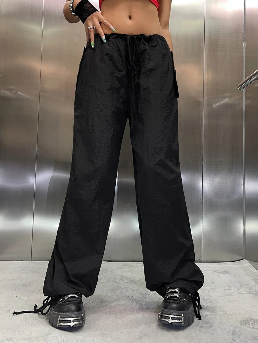 SHEIN ICON Gorpcore Pantalones parachute 90s talle bajo unicolor de pierna ancha - Negro - Ver 1