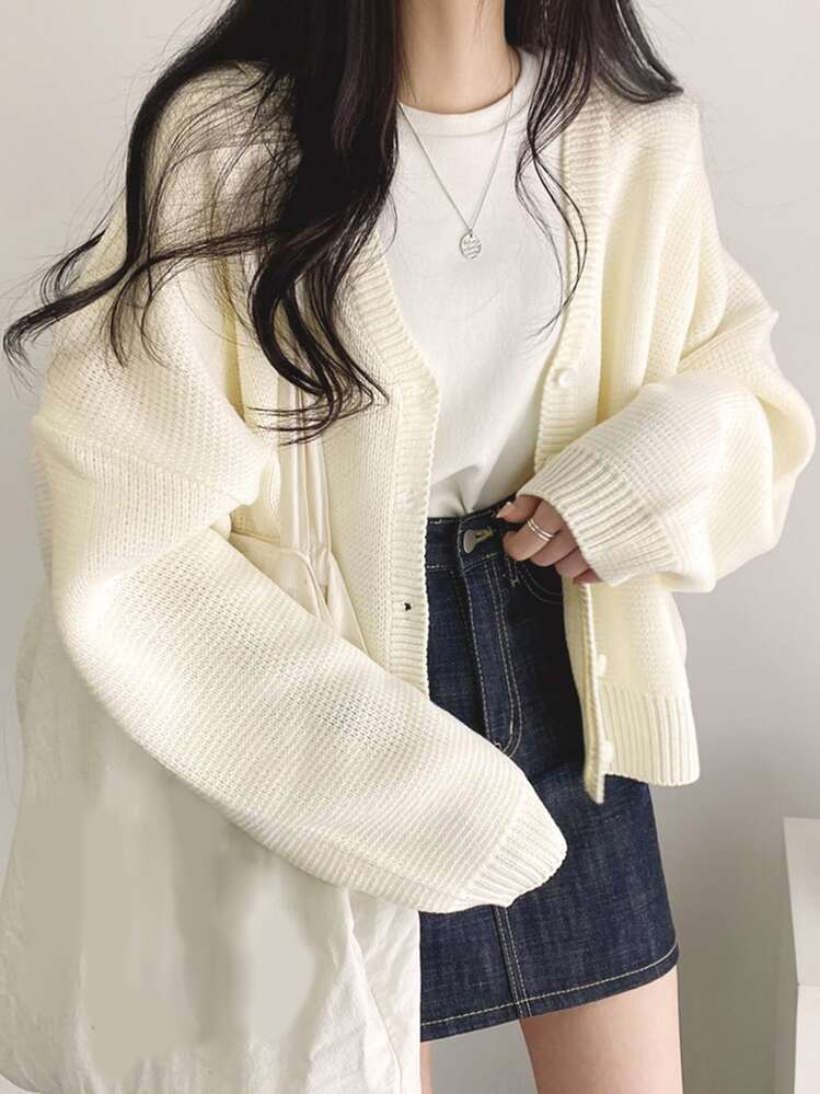 DAZY Áo khoác cardigan cài nút phía trước vai trễ, áo dài tay, quần áo mùa thu - Màu be - Xem 2