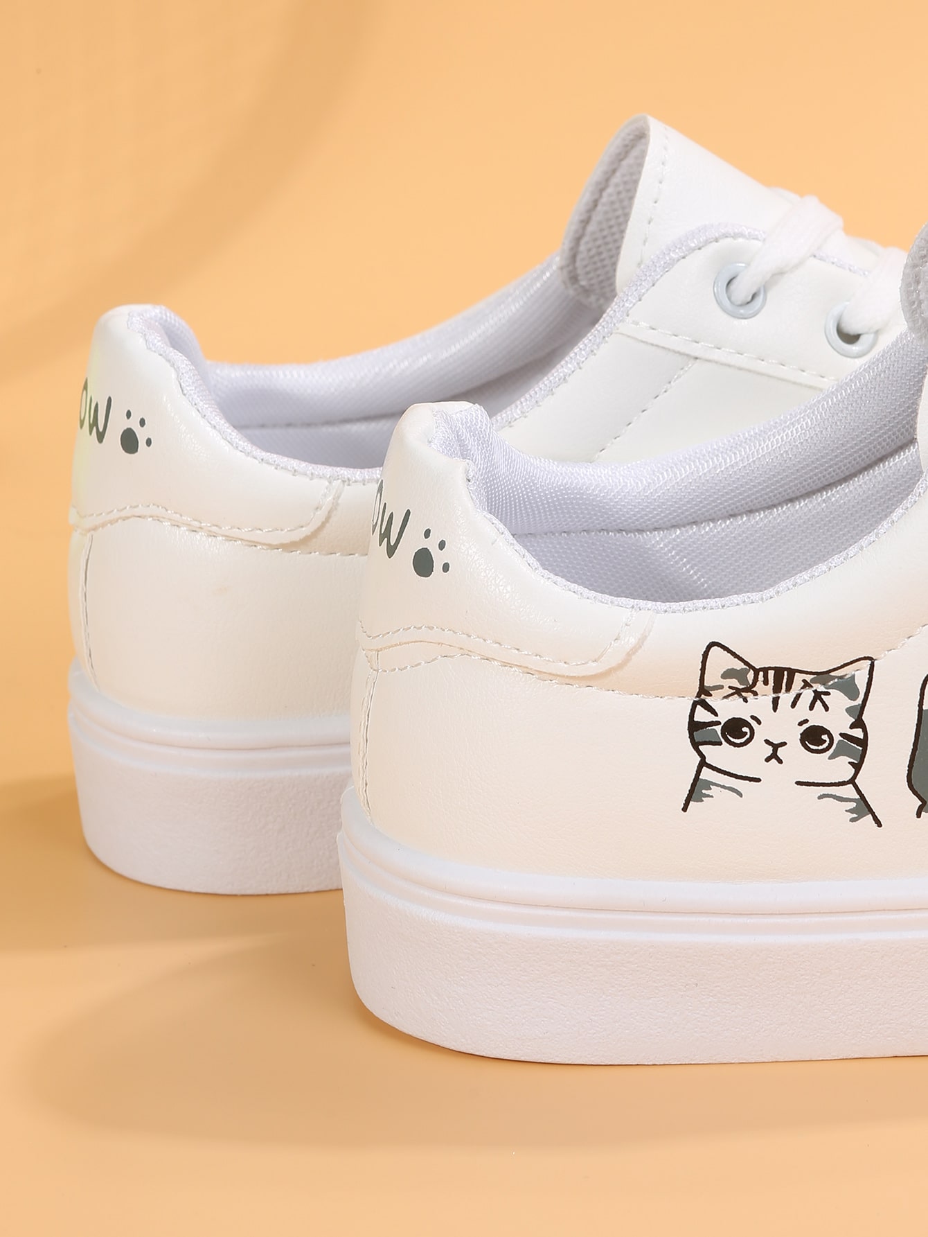 أحذية رياضية كاجوال مزينة بنمط البومة للنساء في فص...