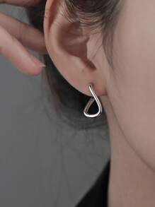 Nooxian 扭結設計圓耳環 - 銀色 - 查看 3