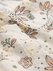 DAZY Áo kiểu tay phồng cổ Peter Pan thêu hoa, thích hợp cho lễ Phục sinh. - Màu be - Xem 3