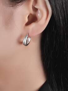 Minimalist Hoop Earrings - Silver - View 2