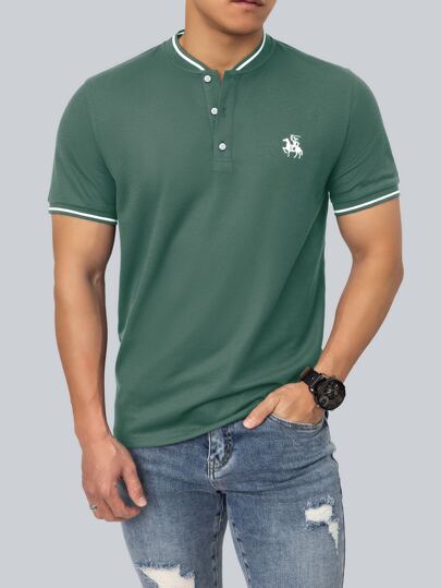 Manfinity Homme Hombres Camisa polo con estampado de figura & de caballo ribete de rayas
