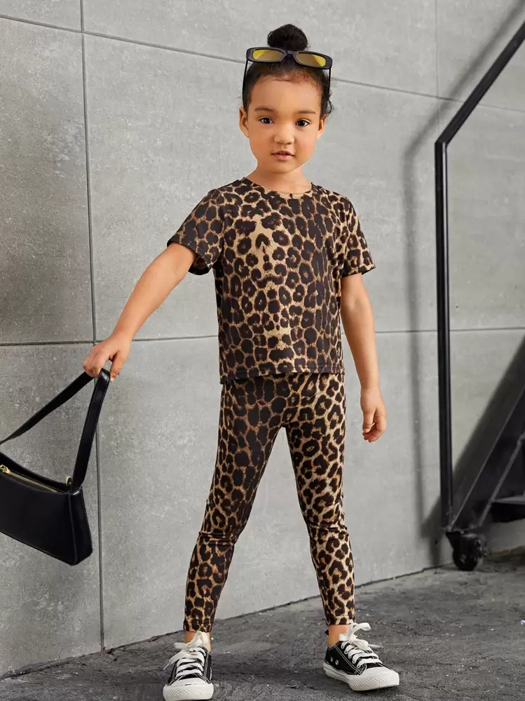 SHEIN 2 pezzi set top e pantaloni casual e versatile per giovani ragazze, in maglia leggera con motivo leopardato, collo tondo e maniche corte - Multicolore - Visualizzare 3