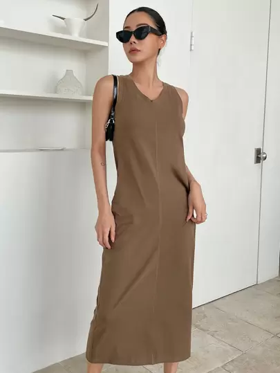 DAZY 無地柄 スプリットバック V字ネック ドレスの画像