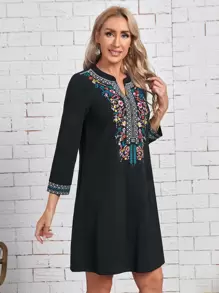 EMERY ROSE Flower Embroidered V Wired Tunic Dress - Black - View 4