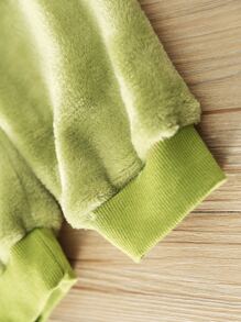 SHEIN 年輕男孩恐龍刺繡法蘭絨運動衫和運動褲