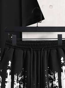 Manfinity LEGND Men Graphic Print Tee & Shorts - Black and White - View 4