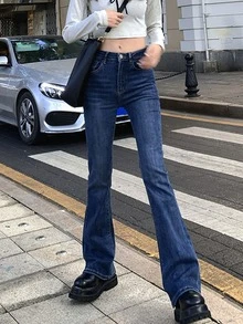 素色喇叭裤，百搭的女生时尚范儿，日常通勤都适用