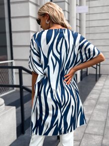 SHEIN Unity Blusa de rayas de cebra de manga murciélago - Azul y blanco - Ver 2