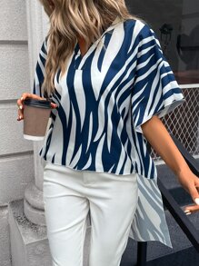SHEIN Unity Blusa de rayas de cebra de manga murciélago - Azul y blanco - Ver 6