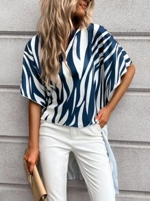 SHEIN Unity Blusa de rayas de cebra de manga murciélago - Azul y blanco - Ver 7