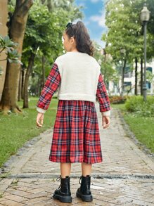SHEIN Girls 1pc Tartan Pattern Flannel Bear Patched Dress - Multicolor - View 2