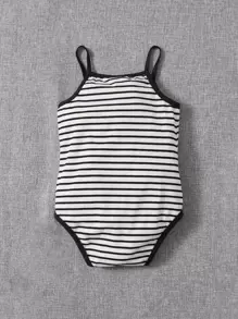 SHEIN 嬰兒女裝條紋與愛心印花對比綁帶背心連體衣 - 黑與白 - 查看 2