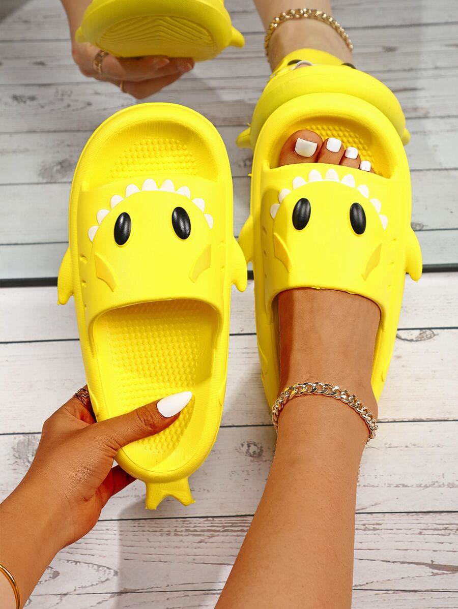 Chanclas tiburón de dibujos animados - Amarillo - Ver 1