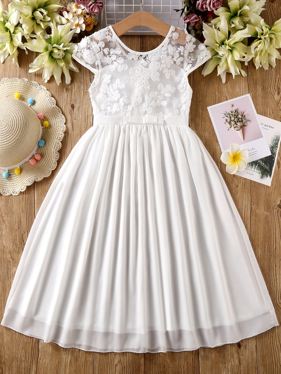 SHEIN Glamorique Kids Kleid mit floraler Stickerei und Schleife vorne für Tween Mädchen - Weiss - Übersicht 1