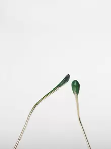 Montures de gafas vintage coreanas para mujeres, nuevos lanzamientos 2024 Gafas asimétricas de metal sin graduación