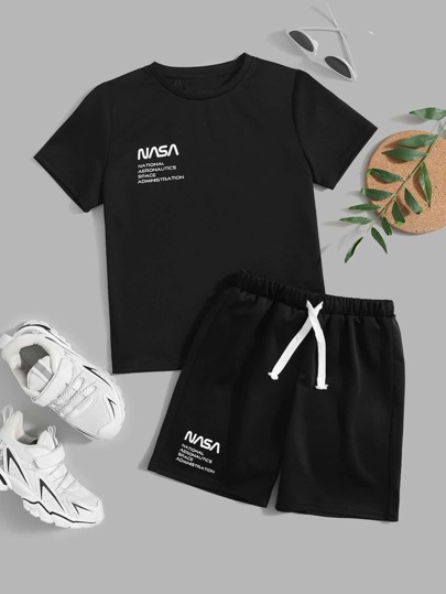 SHEIN Tween Boy Letter Graphic Tee & Drawstring Waist Shorts