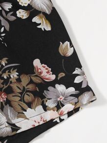 SHEIN VCAY Plus Floral Print Shirred Waist Shorts - Black - View 5